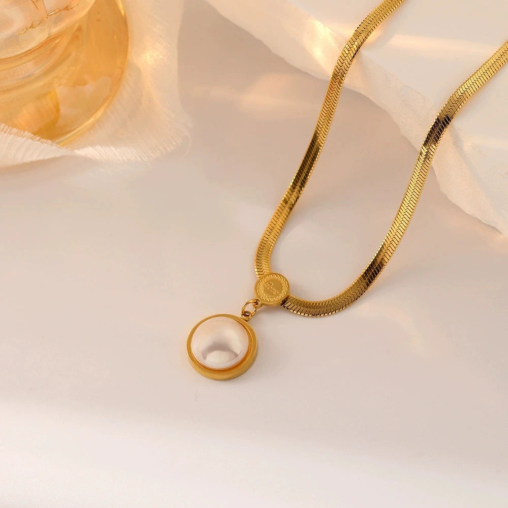 Wholesale 8MM Flat Snake Chain Necklace Trendy Fashion Imitation Pearl Collarbone Chain for Valentine's Day Gift