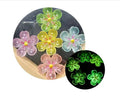 100Pcs/Lot New Fashion Glow in Dark Flowers Flatback Resin Cabochons for Earring Necklace Bracelet Jewelry Making DIY