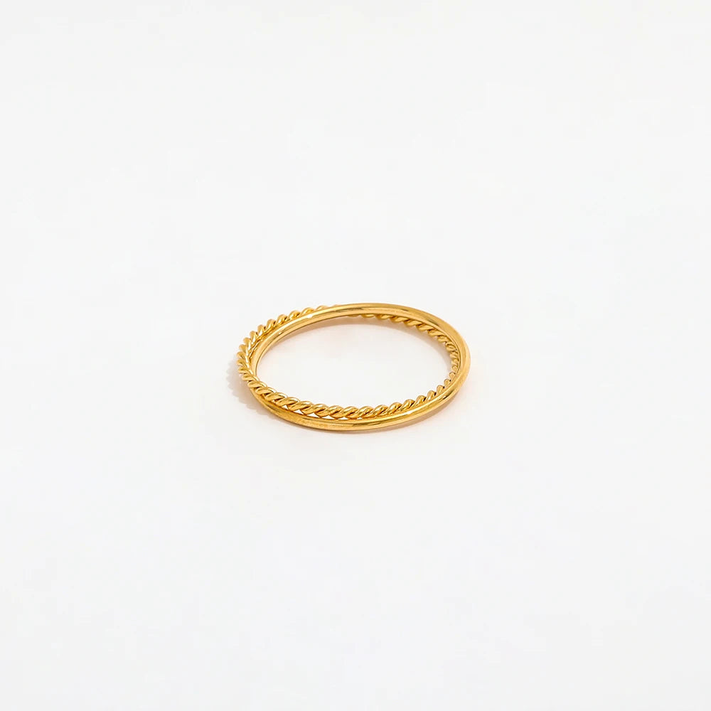 Fenny 18K Gold Plated Waterproof Stylish Simple Cross Twisted Finger Ring for Women Jewelry Stainless Steel Wholesale Jewelry