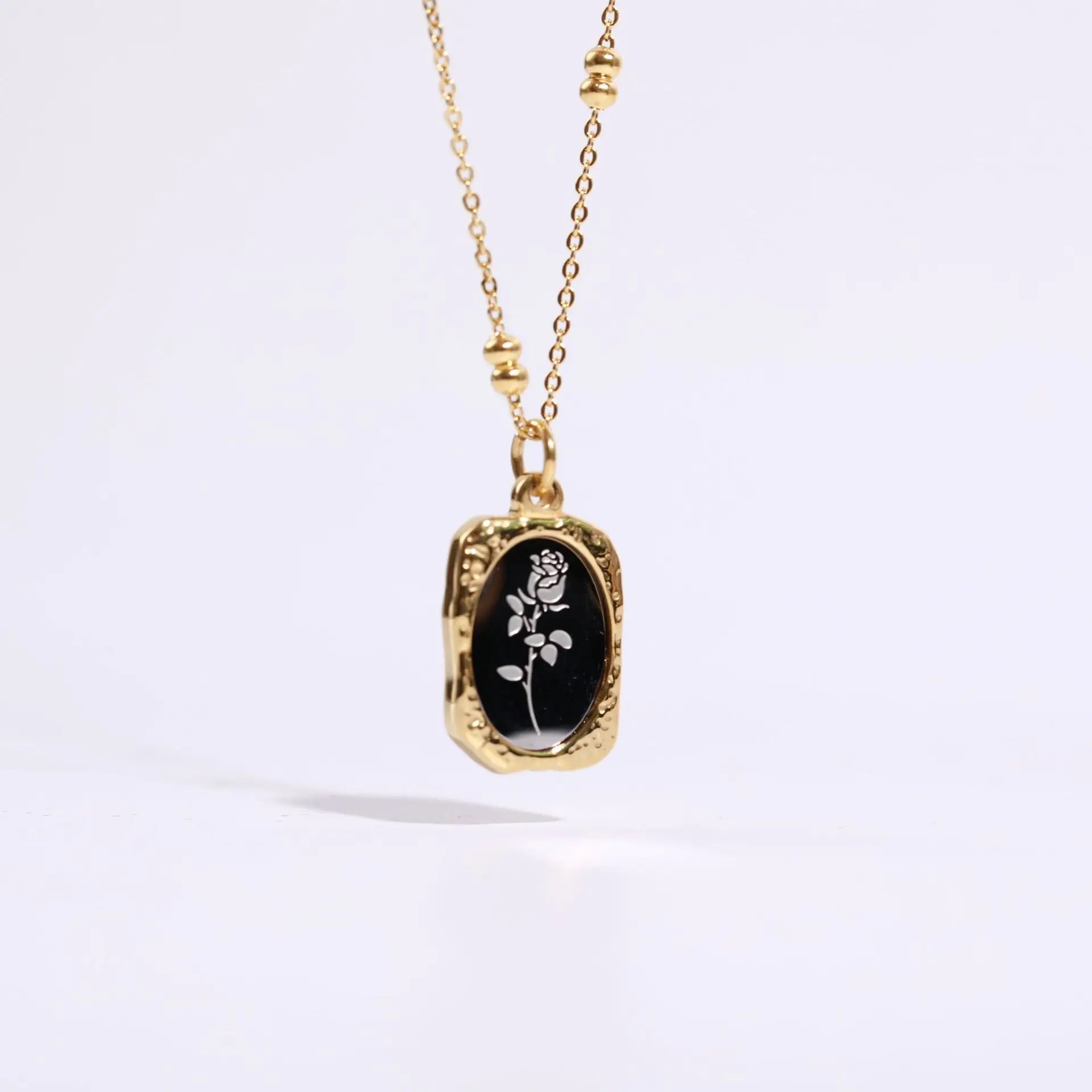 High Polished Ins Hot Popular 18K Gold Plated Stainless Steel Magic Mirror Rose Flower Fashion Jewelry Women Pendant Necklace