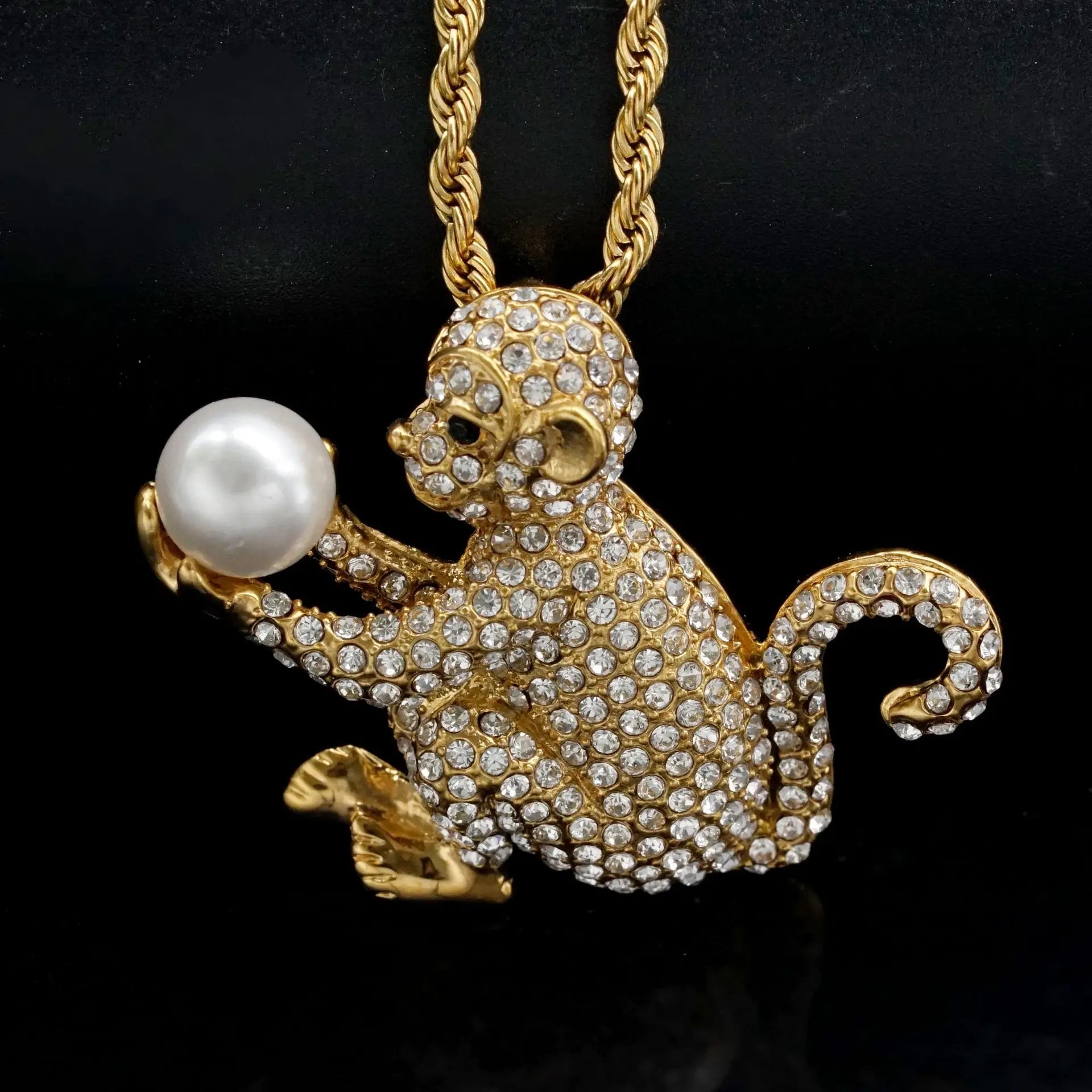 New Hip Hop Fashion Trend Natural Freshwater Pearl Stainless Steel Full Diamond Cute Monkey Pendant Necklace