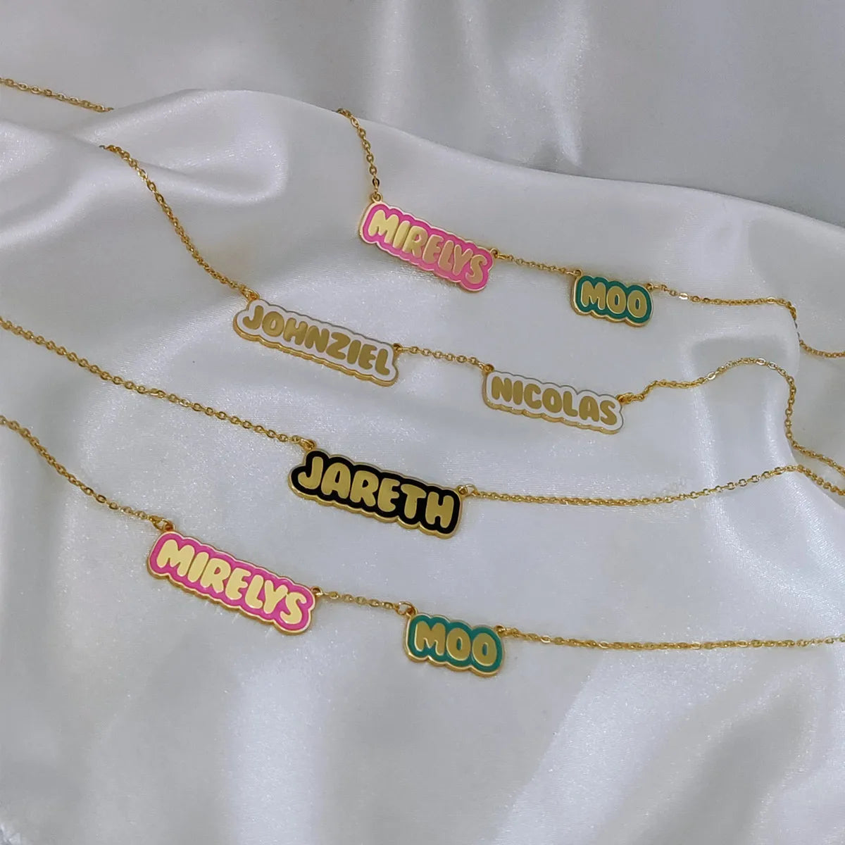 QIUHAN OEM/ODM Bubble Letter Enamel Name Necklace Pendant Stainless Steel Nameplate Double Name Necklace for Women