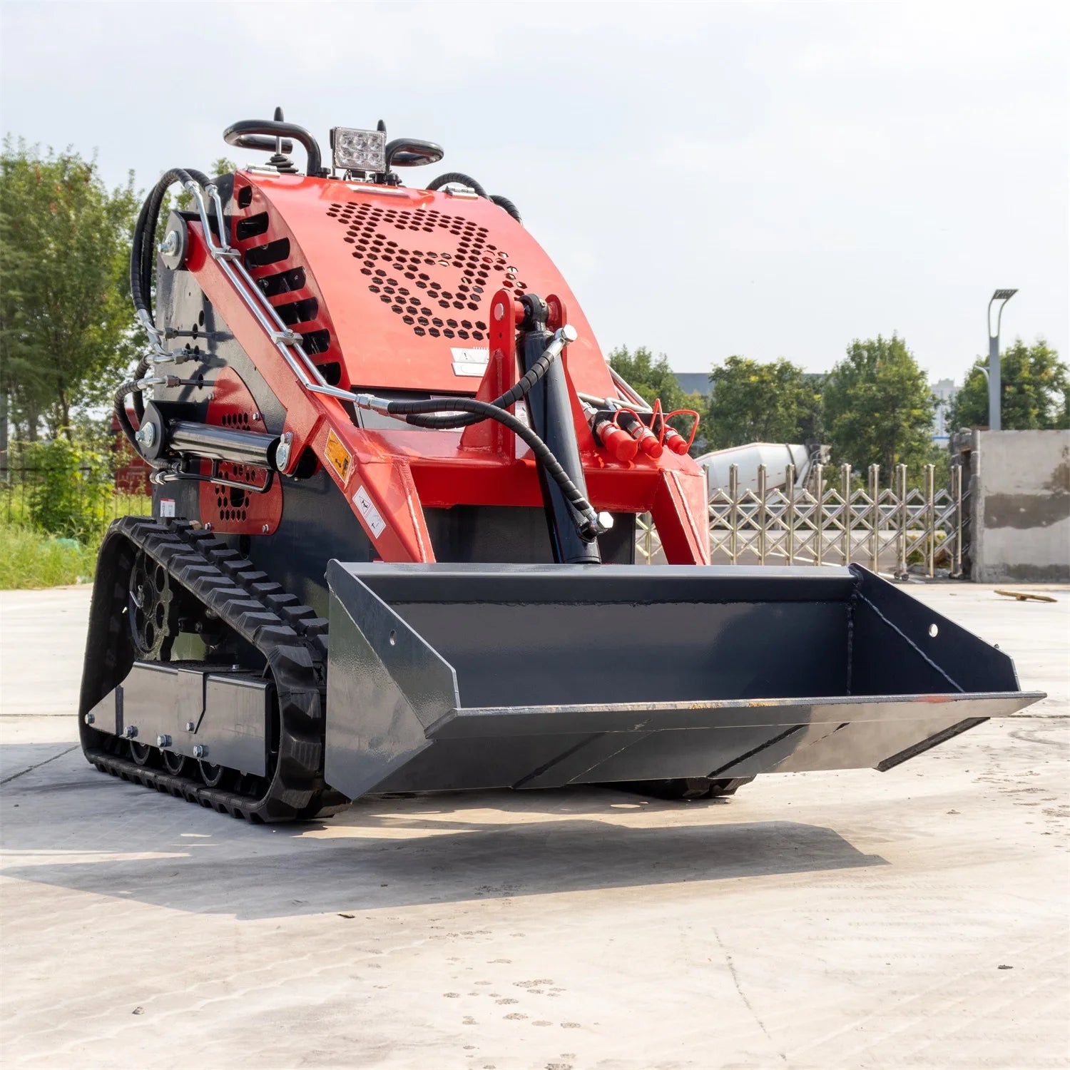 Compact Smart Working Mini Loader Similar Worky Quad with Petrol Engine 4 Wheel Driving Mini Skid Steer Loader