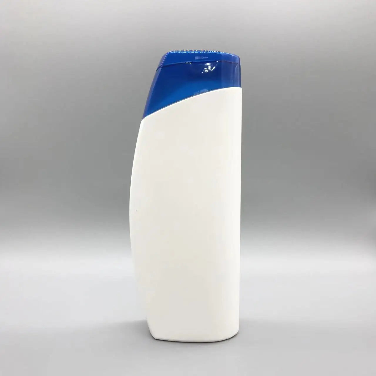 Low MOQ 500pcs Oval Screw Cap White HDPE Plastic Bottle for Shampoo Conditioner Face Cream Lotion and Skin Care Packaging