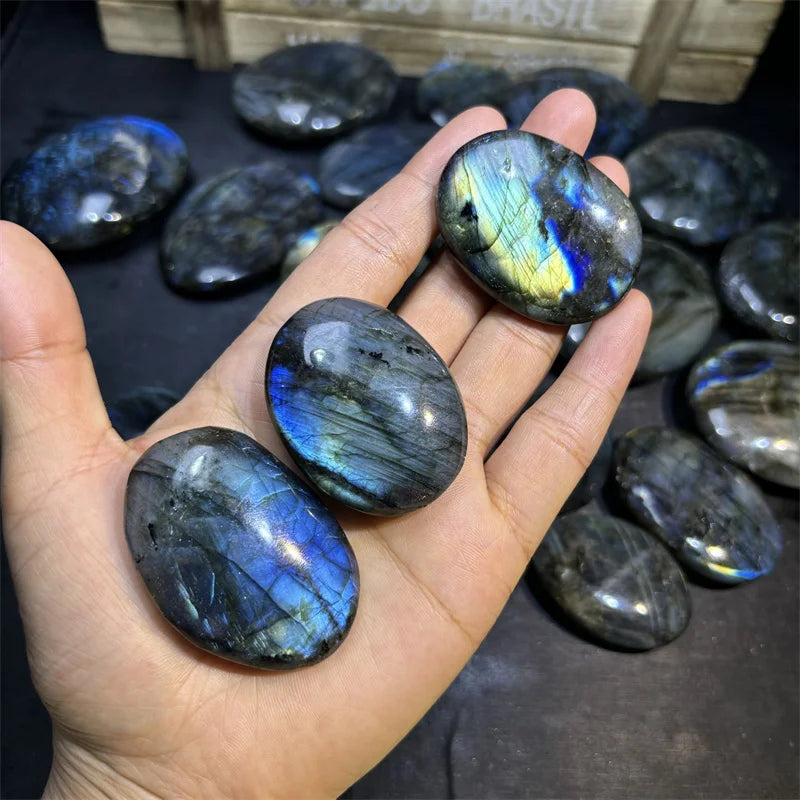 Hot Sale Spiritual Natural Stonel Crystal Crafts Healing Stone Labradorite Palm Stone for Decoration
