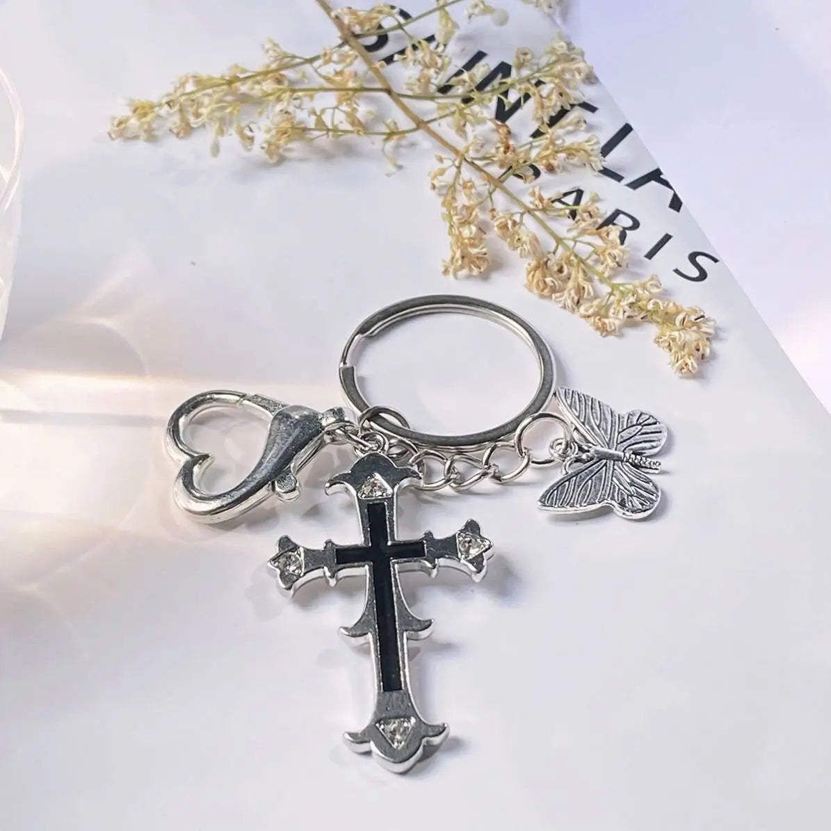 Y2K Retro Jesus Cross butterfly Keychain Millennium Sweet Cool Fashion Bag Hanging Sparkling Crystal Pray Cross Metal Key Chains