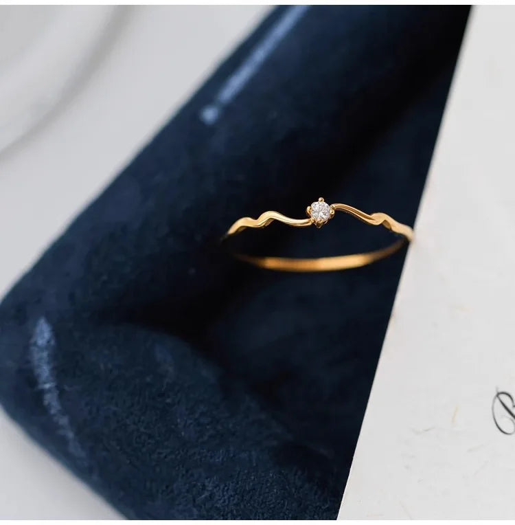 Minimalist Hypoallergenic Design Jewelry Stainless Steel 18k Gold Plated Wavy Zircon Ring Women YF3818