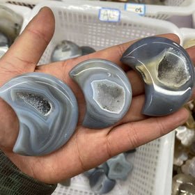 Factory Cheap Price Wholesale Natural Druzy Agate Moon With Geode Crystal Moon for Healing Home Decoration