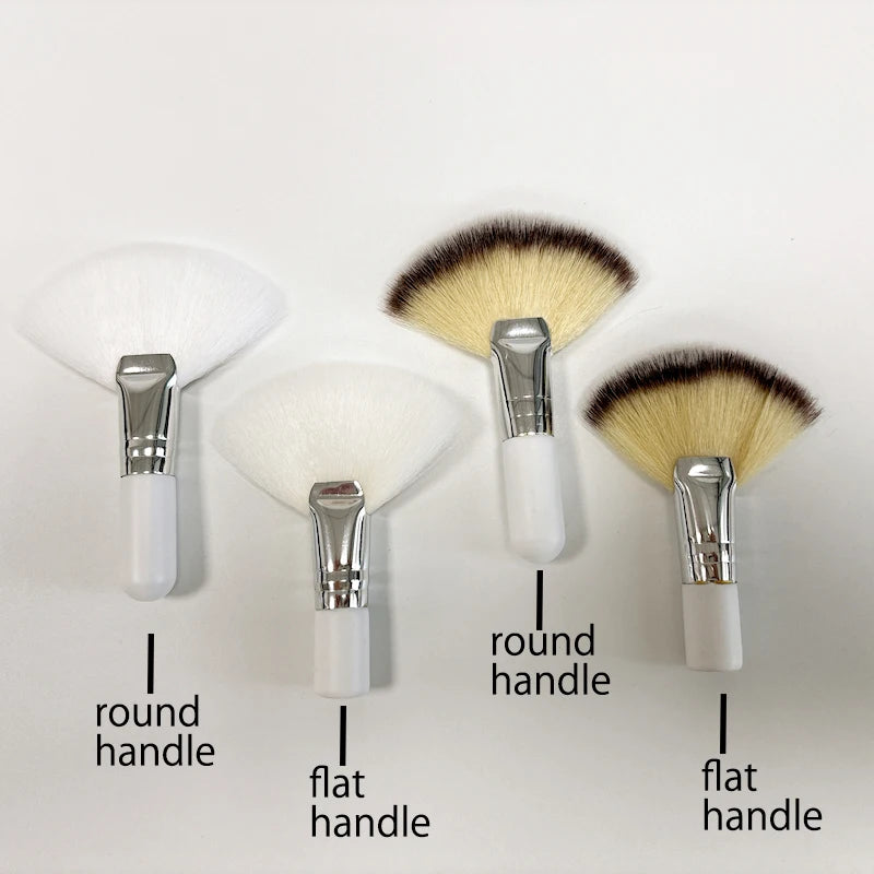 Factory Price Mini Gentle Esthetician Cleaning Cosmetic Small White Short Wooden Handle Synthetic Fiber Fan Brushes for Facial