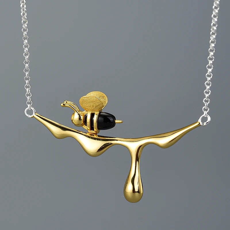 Lotus Fun Wholesale Jewelry Gift Cute Agate Stone Gold Plated Honey Bee Necklace Fine Jewelry for Women