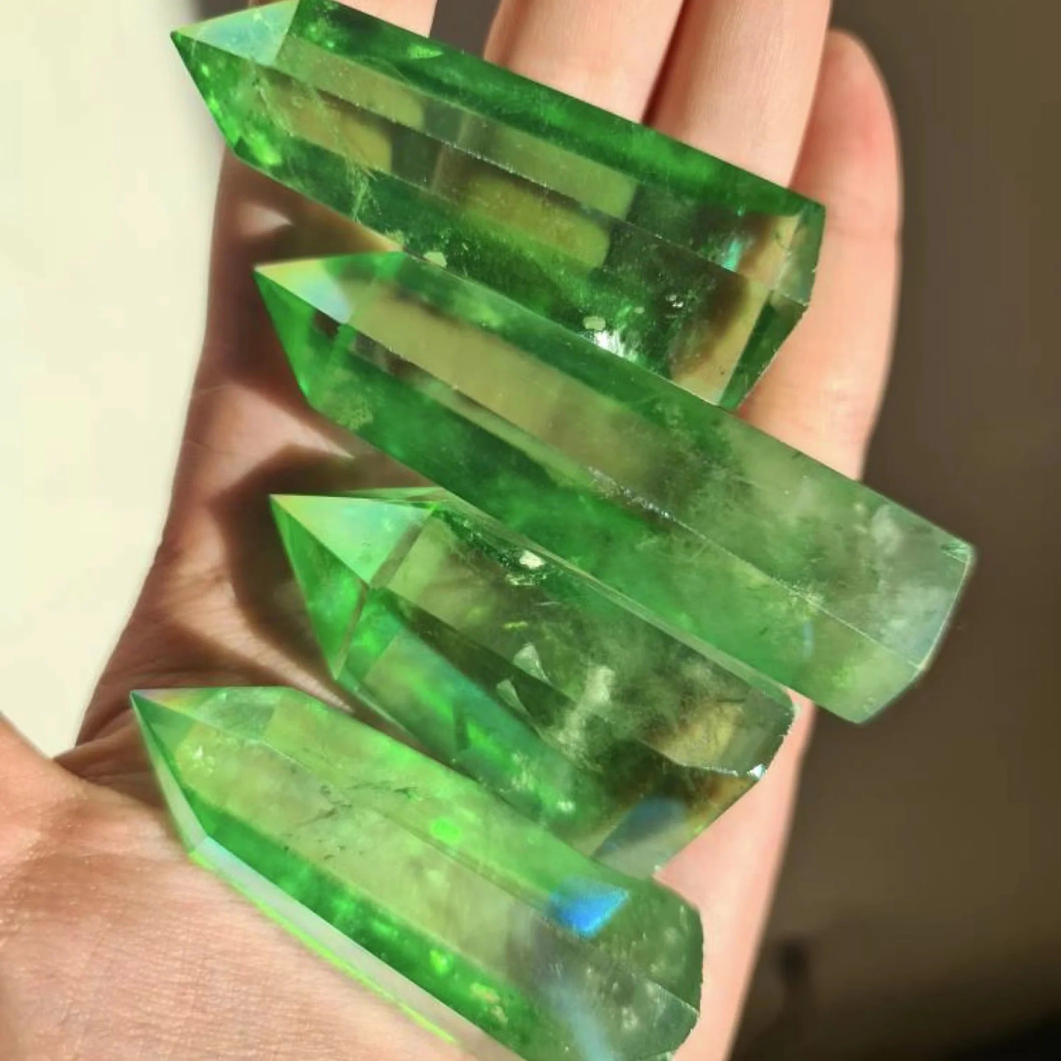 Wholesale Natural Raw Crystal Point Customizable Electroplating Green Clear Quartz Aura Crystal Tower