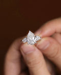 10K White Gold Three Stone Design VVS D Color IGI Certified 1.5CT Oval Cut Lab Grown Diamond Ring Fine Jewelry