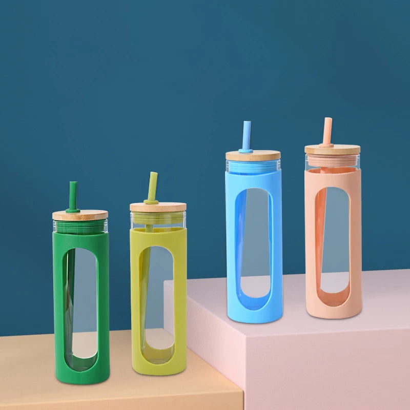 600ml Design Luxury Bamboo Lid Colored Sleeve Sport Drink Bottle Clear Water Glass Bottle with Plastic Straw