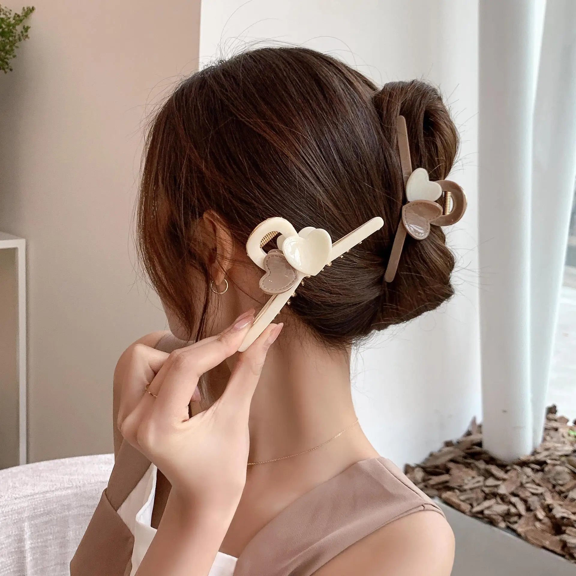 Wholesale Women Heart Hair Accessories Grab Clip Ponytail Hair Claw Clip for Women Girls