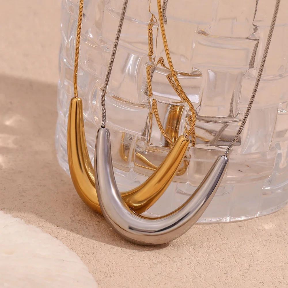 Dreamshow Hollow Snake Chain Crescent Charm Necklace Minimalist Gold Plated Stainless Steel Pendant Necklace