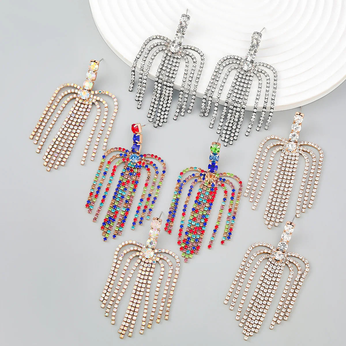 Exaggerated personality in Europe and America claw chain alloy diamond tassel earrings tide women accessories wholesale
