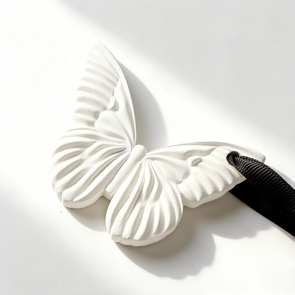 Wholesale Butterfly Home Hanging Car Wardrobe Air Freshener Scented Ceramic Aroma Porcelain Flower Fragrance Oil Diffuser