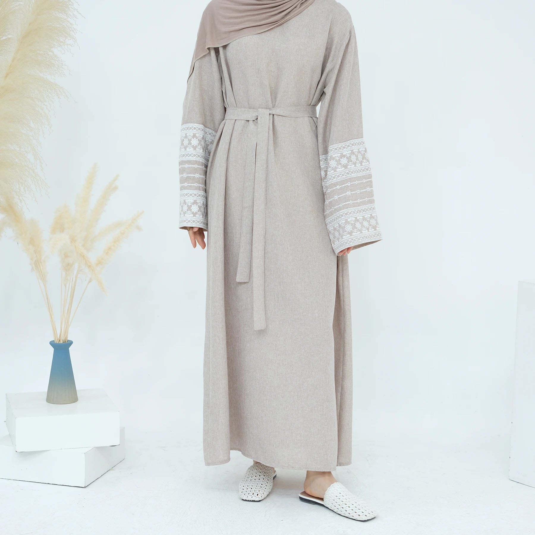 Loriya Hot Selling Ramadan Modest Black Abaya Dubai 2025 Linen Kimono Abaya Femmes Robe Musulmane Turkey Islamic Clothing