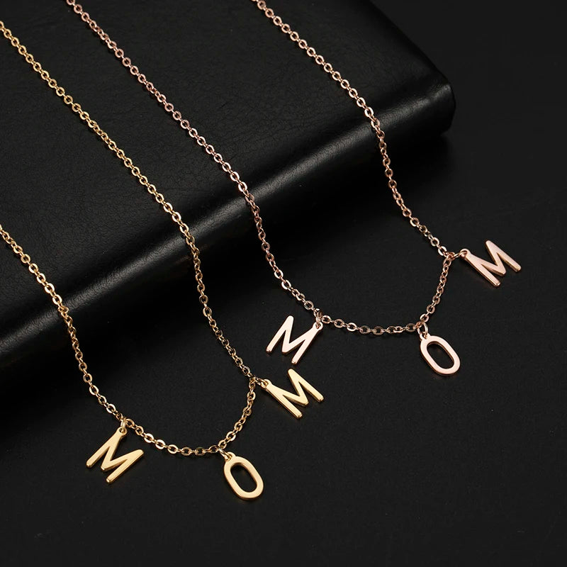 Custom Necklace Vendor 18k Stainless Steel Women Gold Mom Necklace Letter Charm Pendant Stainless Steel Minimalist Necklace