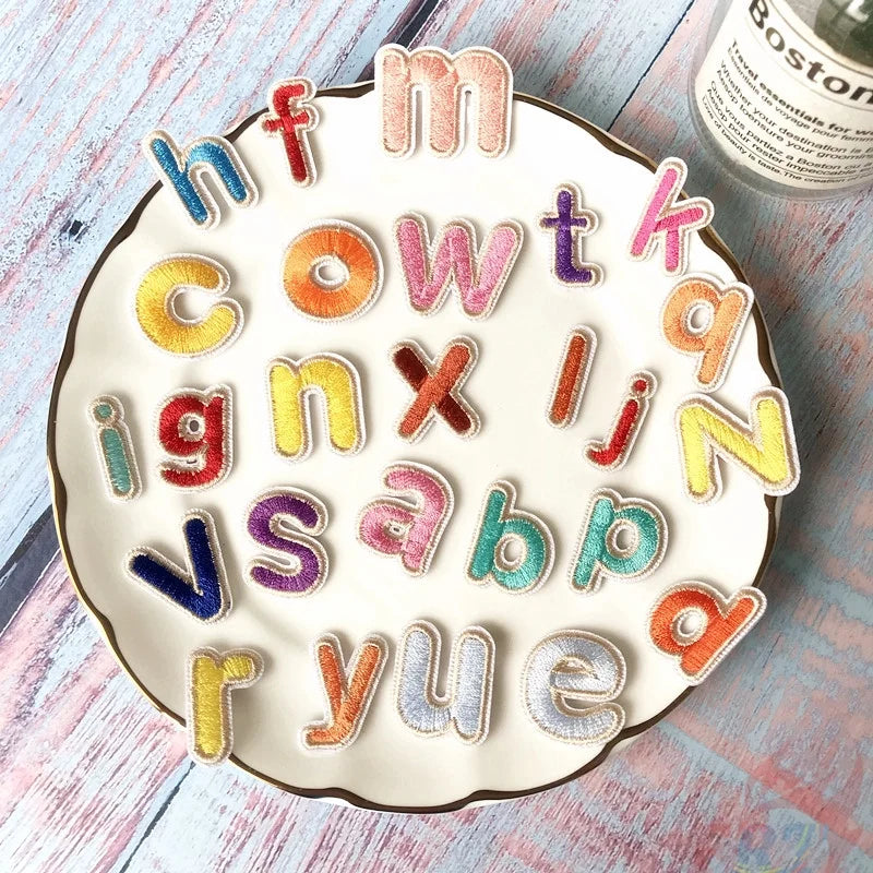 Wholesale New Design A-Z Small Letter Embroidered Patches Iron on Embroidery Colorful Mini Letters Patch for Clothing Decoration