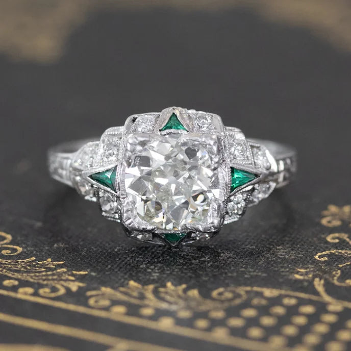 Huitan Noble Retro Lady Anillos Big Round Royal Zircon Rings Green Silver Dainty Cubic Carved Vintage Rings Women
