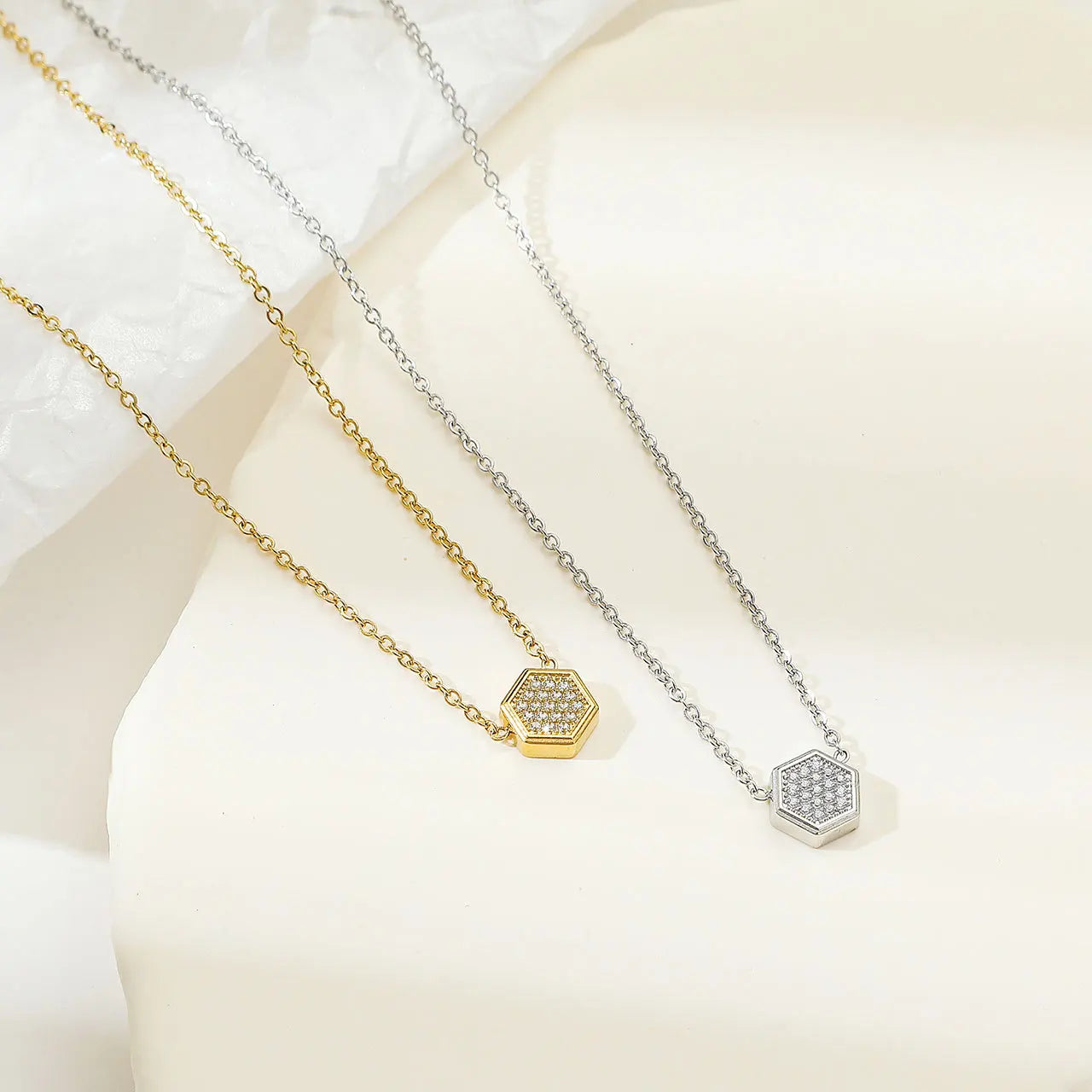 Classic Stainless Steel Geometric Pendant Clavicle Chain Fashion Zircon Necklace for Women Personalized Jewelry