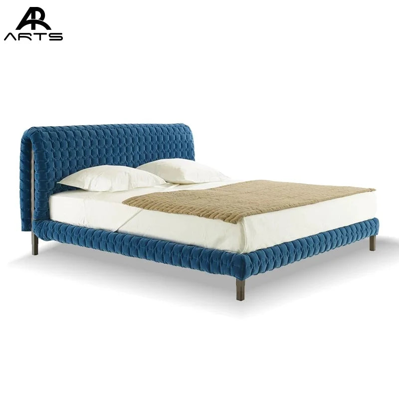 Modern Italian Stylist Upholstered Bed Bedroom Furniture Luxury Designer Solid Wood Feet Frosted Cloth king Size Beds