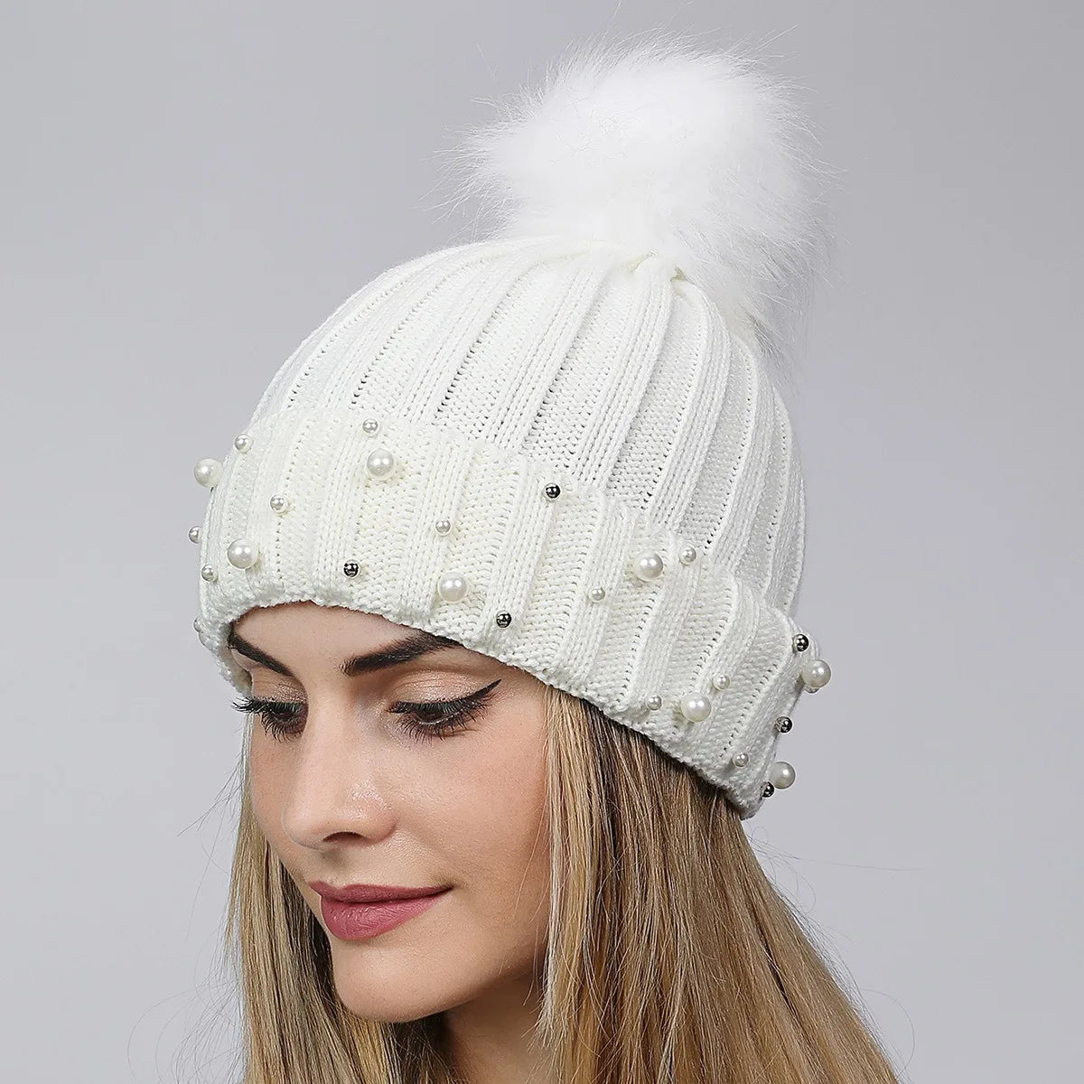 Winter Pearls Knitted Beanie for Women Casual Outdoor Warm Wool Ball Hat Thickened Black White Cap Versatile for Beach Wear