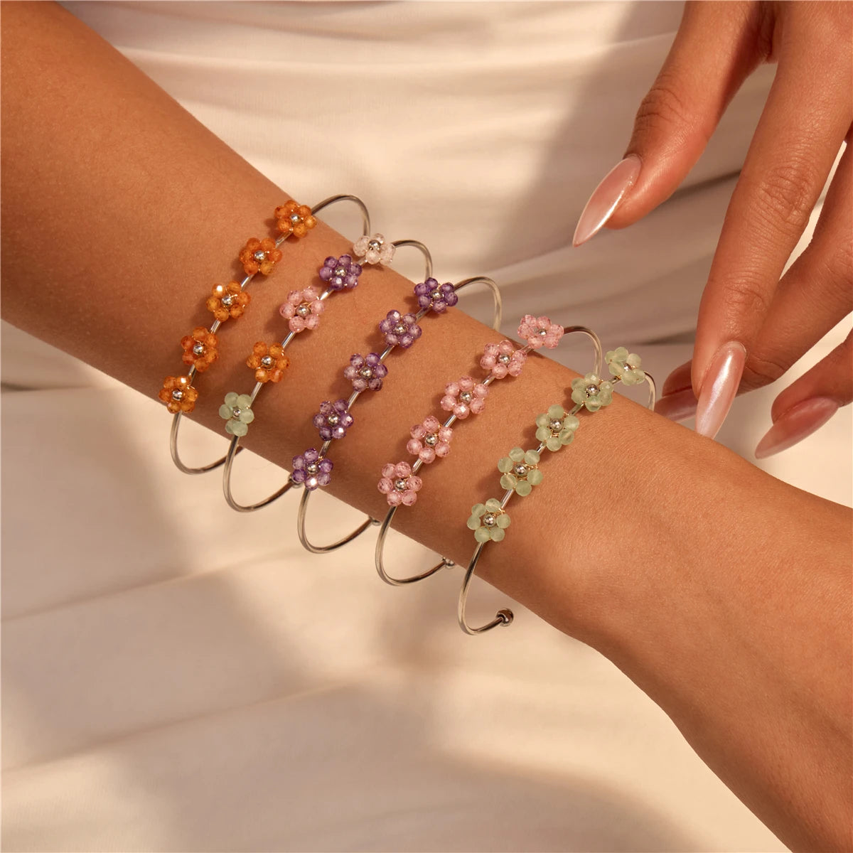 Romantic Stainless Steel Twist Floral Charm Bangle Tiny Colorful Faceted Crystal Beads Daisy Flower Bracelet