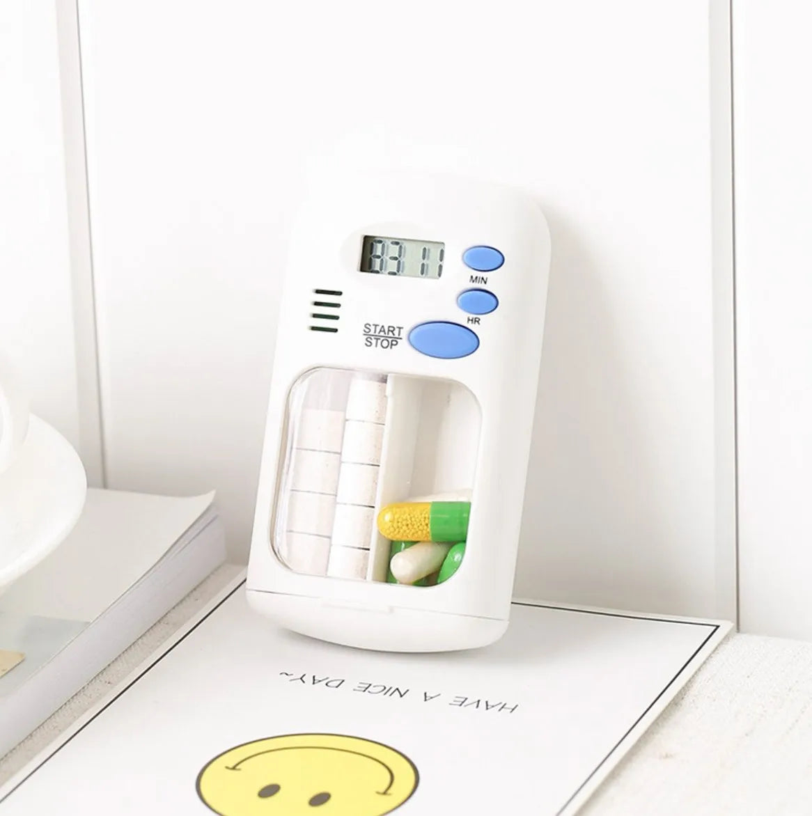 Colorful PP Plastic Pill Shape Round Electronic Pill Box Healthy and Eco-Friendly