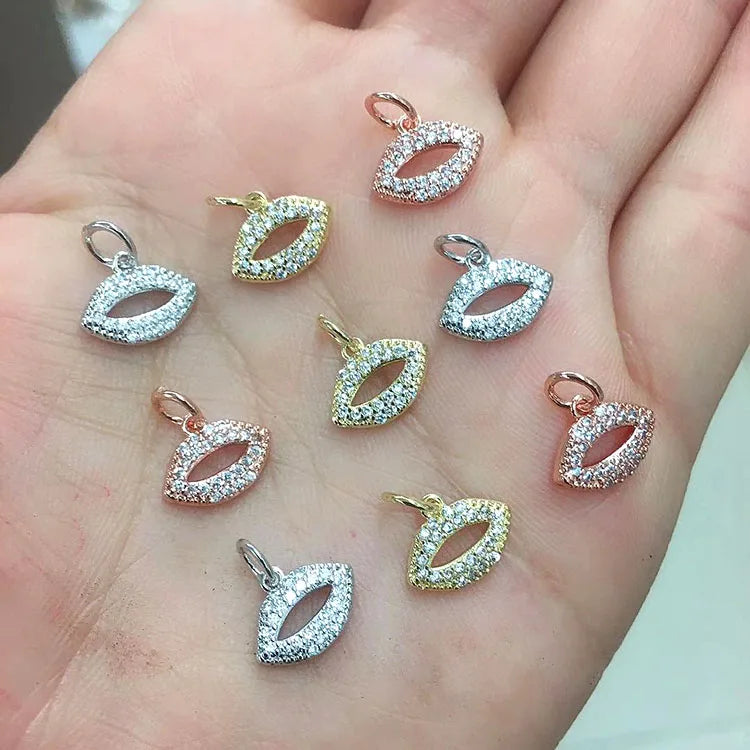 CZ8211 Mini Jewelry Supplies Dainty 18k Gold CZ Micro Pave Lip CharmsTiny Small CZ Diamond Lips Charms for Jewelry Making