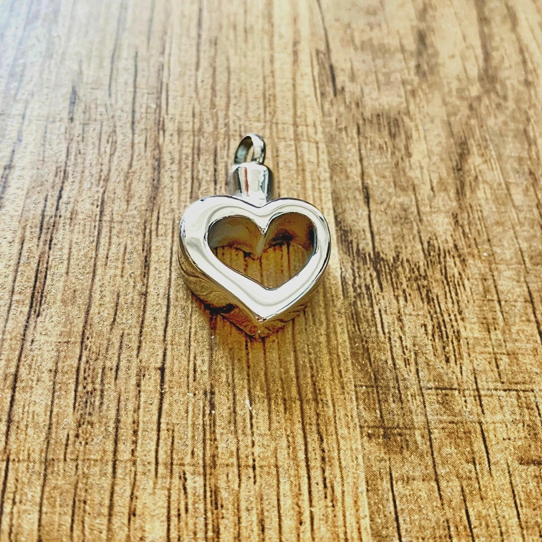 Stainless Steel Hollow Heart Ash Keepsake Memorial Ash Cremation Urn Jewelry Pendant Urn Necklace Ash Heart Supplier Cremation