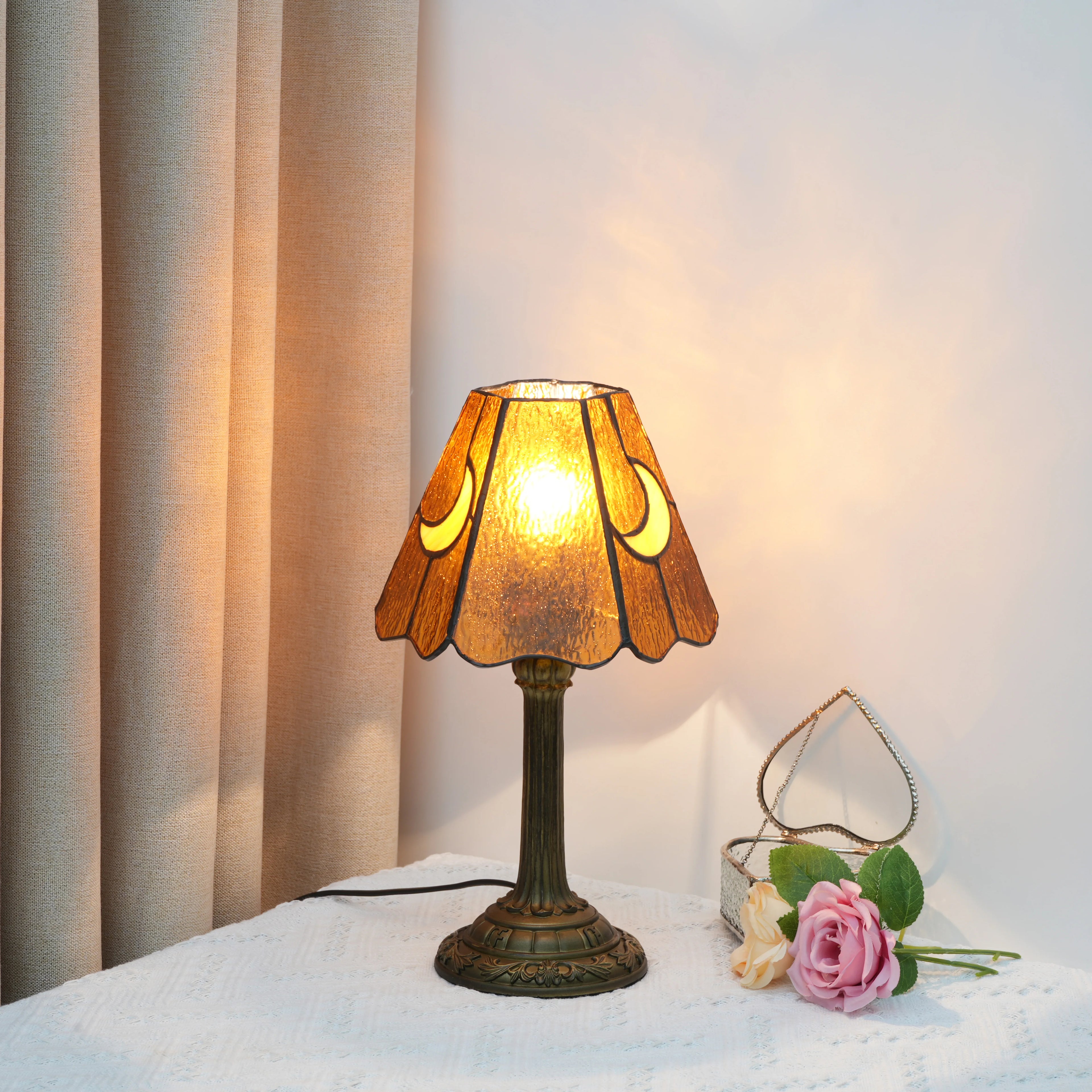 Retro Bedroom Bedside Table Light Indoor Decoration Metal Vintage Homestay Stained Glass LED Glass Moon Table Lamp