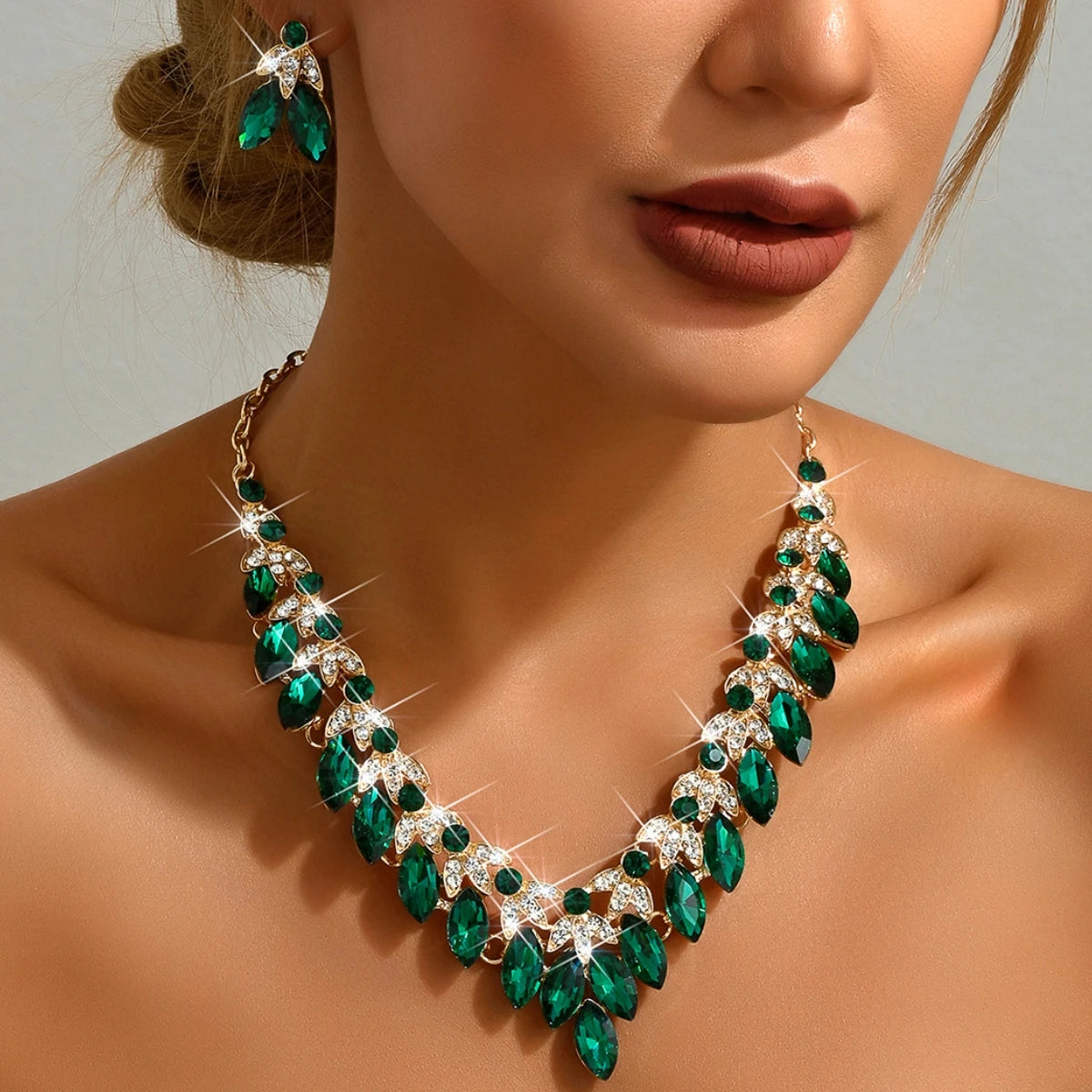 Versatile 3-Piece Fashion Jewelry Set Retro High-End Rhinestone Earrings and Necklace Exaggerated Retro Style