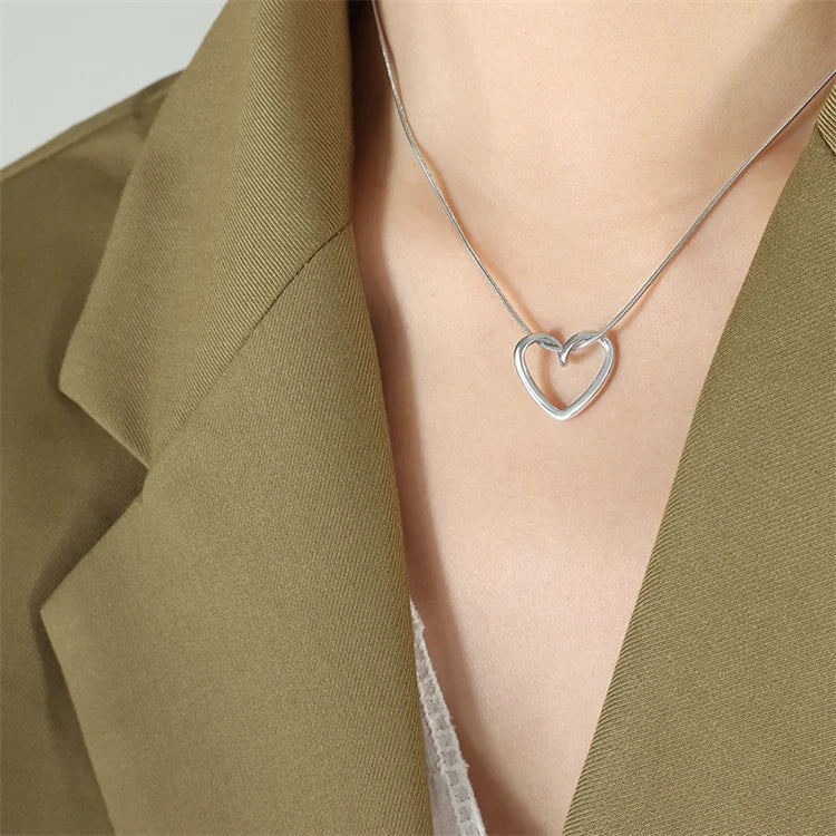 Delicate Stainless Steel Necklace Jewelry Hollow Heart Charm Necklace Women