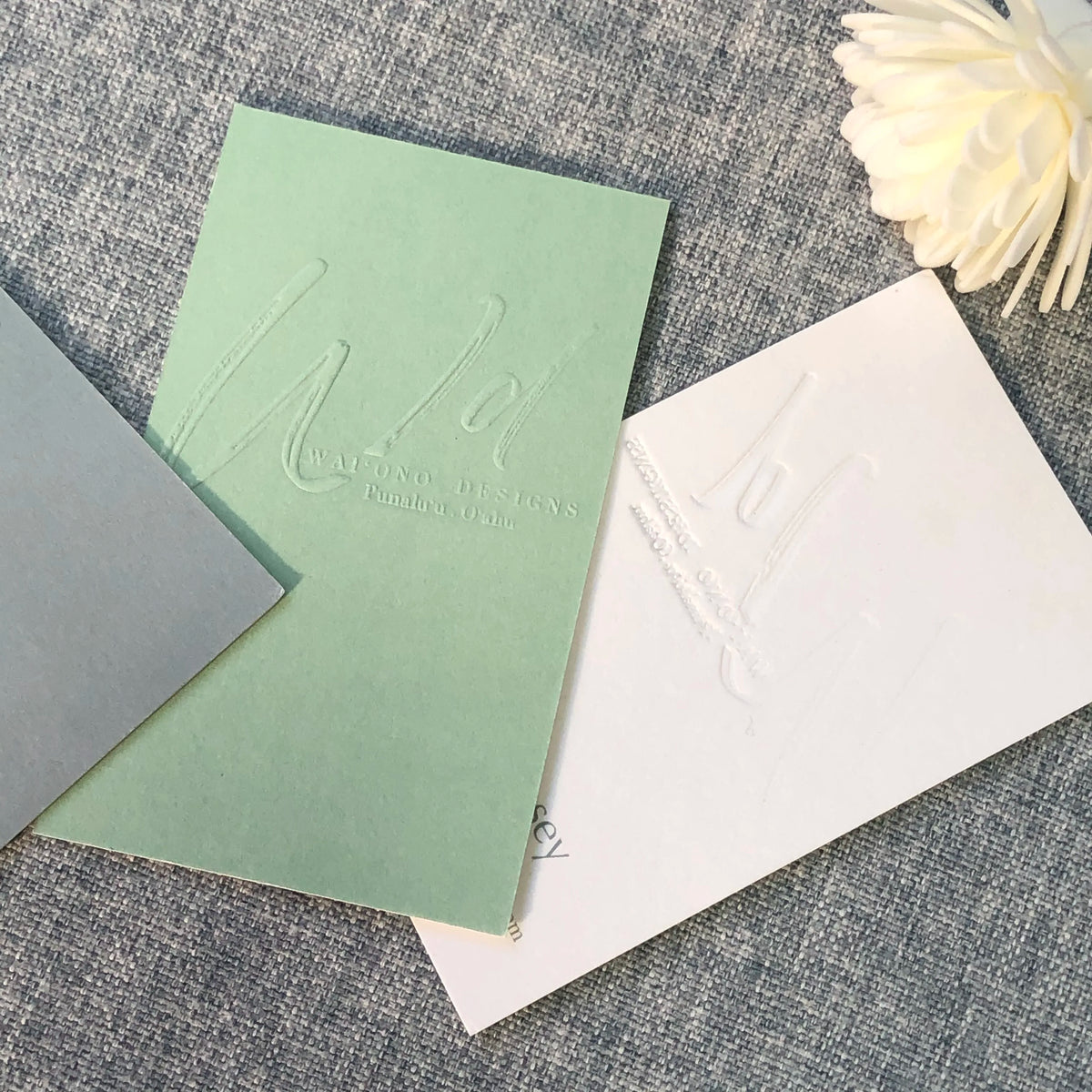Custom Embossed Holographic Rainbow Foil Business Cards Printed Coupon Cards for Jewelry Display