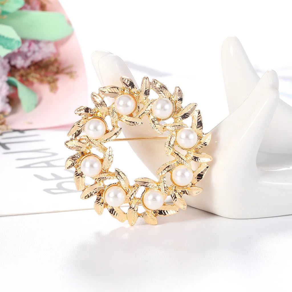 Latest Custom High End Luxury Baroque Pearl Brooches Fashion Girls Creative Fine Alloy Brooch Pins Clothing Accessories