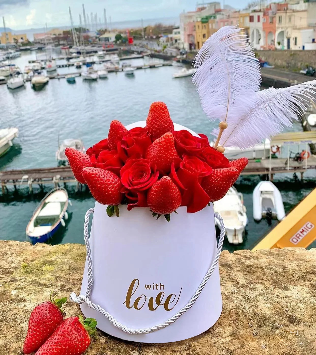 Solid Color 3-Piece Flower Box Gift Box with Rope Conical Flower Hug Round Bucket Embossed Bronzing Word Made of Cardboard
