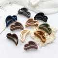 New Trend Simple Design Geometric Hollow Heart Shape Plastic Hair Claw Matte Plain Solid Color Jumbo Hair Clamps for Girls