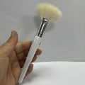 Hot Sale Fan-shaped Powder Brush Blush Brush Ultra Soft Natural Hair Fan Cosmetic Makeup Brushes for Ladies Girls