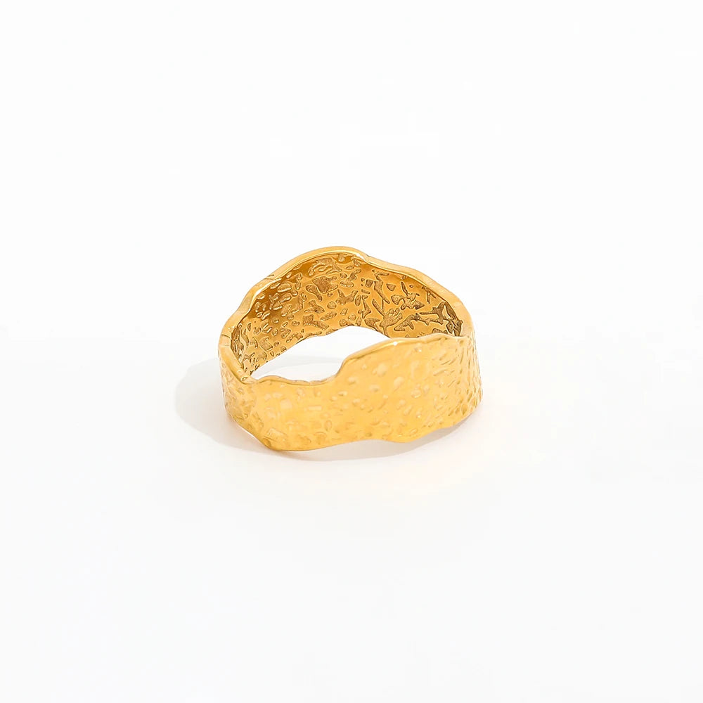 High End 18K Plain Gold Irregular Hammered Antique Finish Band Rings Stainless Steel Trendy Simple Gold Plated Jewelry