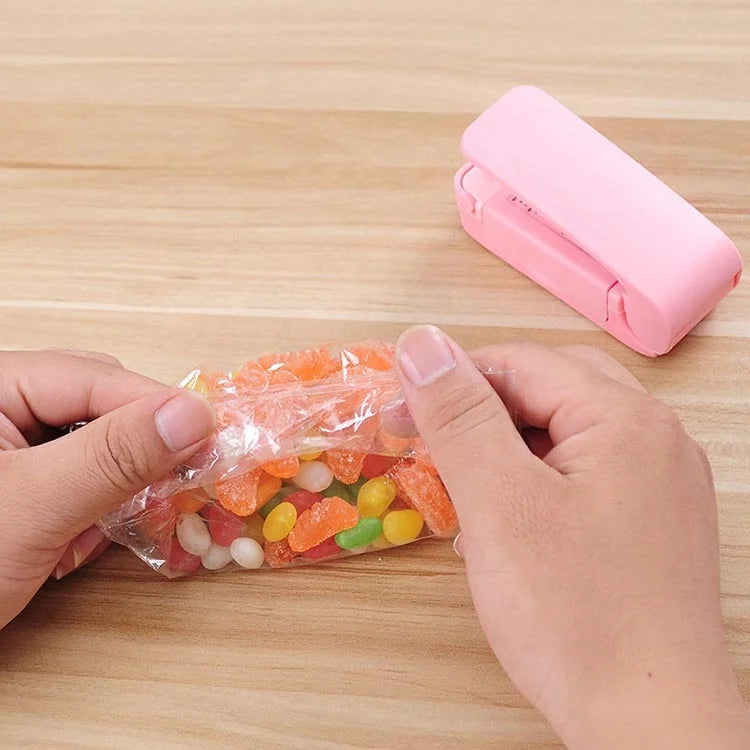 Mini Gadgets 2022 Portable Sealing Machines Plastic Bags Heat Sealer Hand Super Sealer for Home Use