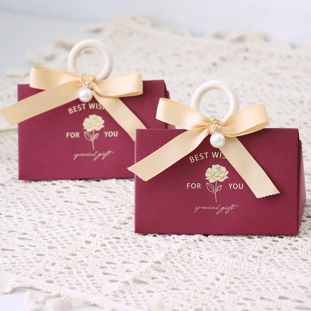 Chinese Manufacturer Unique Recyclable Paper Candy Packaging Chocolate Pyramid Indian Wedding Souvenirs Folder Cookie Door Boxes