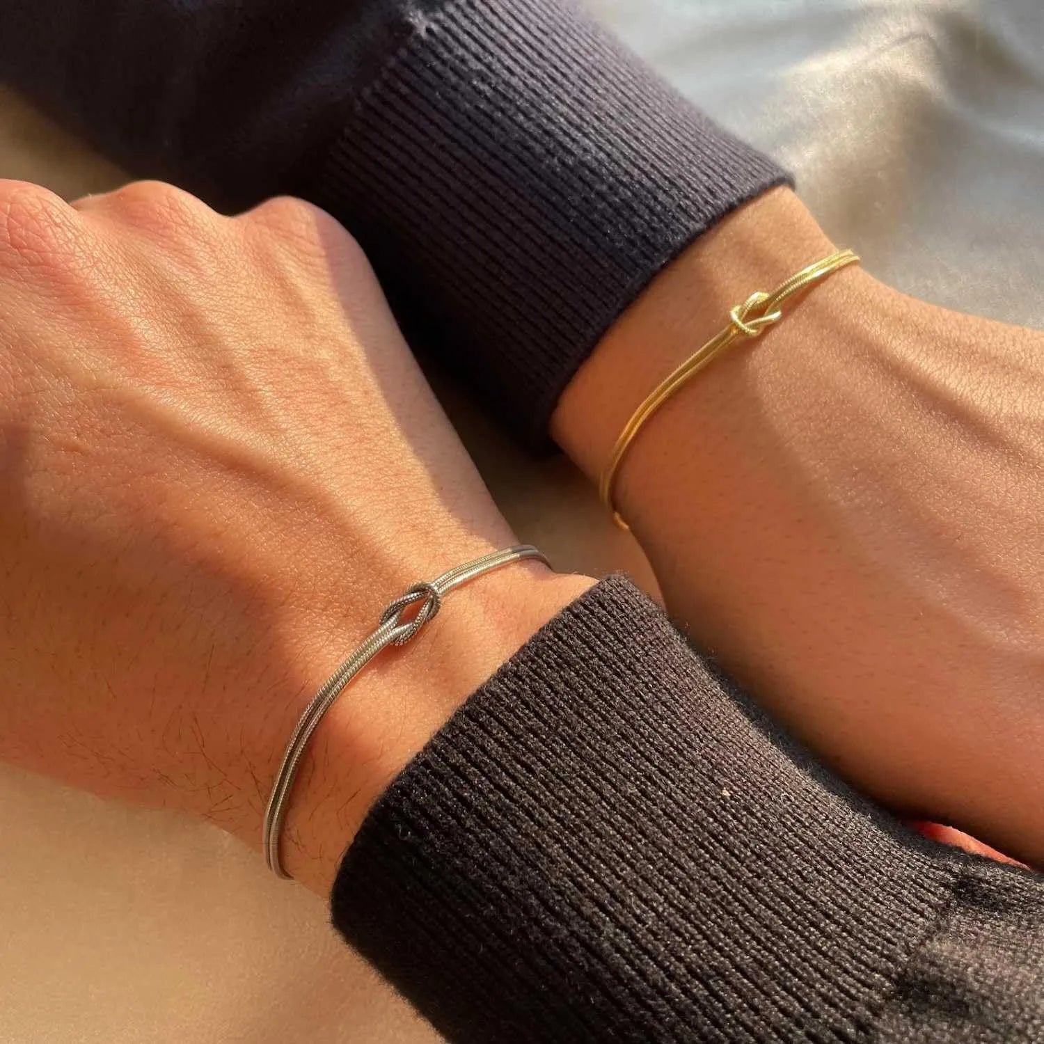 Zooying Vintage Knotted Snake Bone Brass Love Knot Spot-welded Round Snake Bone Bracelet for Women and Men