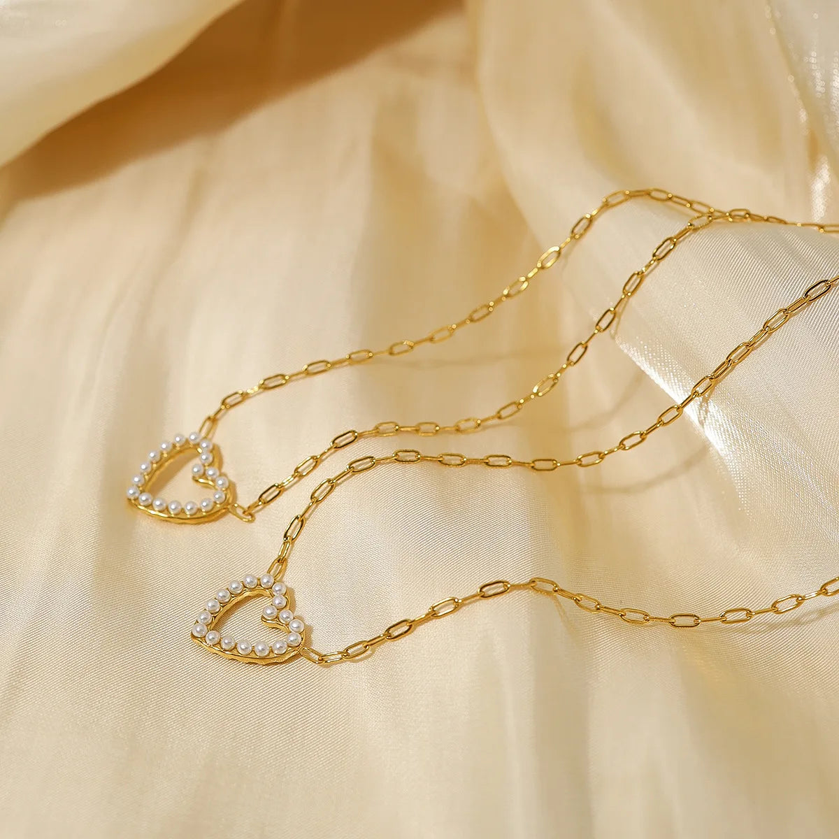 Retro Fresh Water Pearl Hollow Heart Shaped Necklace No Fade Stainless Steel Love Heart Paperclip Chain Necklace