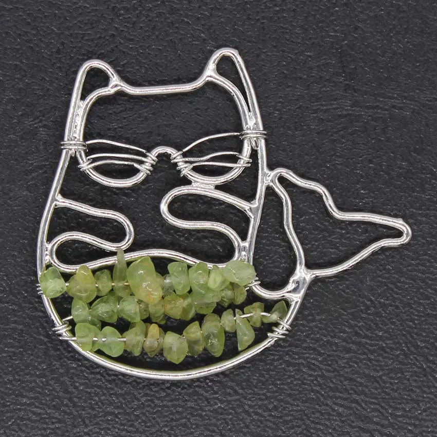 HZ Wholesale Natural Olivine Wire Wrapped Cat Shape Sliver Edge Healing Crystal Pendant Jewelry