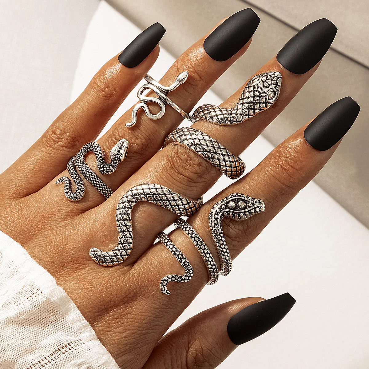 Hot Selling American Chic Style Minimalist Chunky Alloy 18K Gold Snake Shape Rings