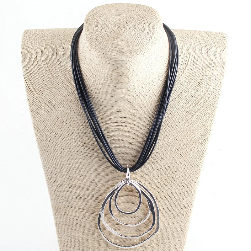 Wholesale Women Handmade Men Black Collar Multi-strand PU Leather Short Necklace Metal Irregular 5 Circle Pendant Necklace