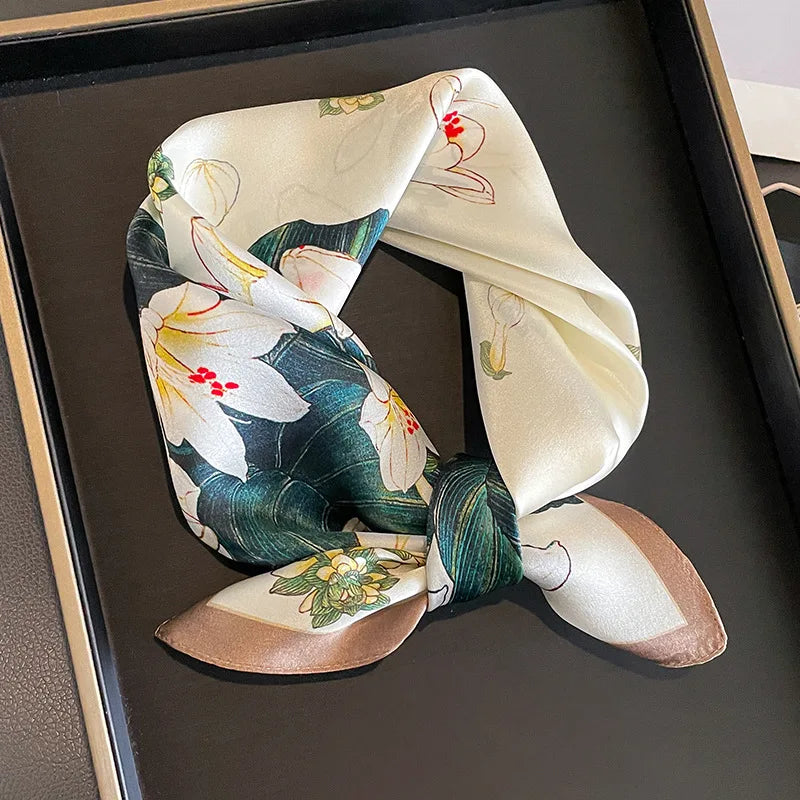 Wholesale Stylish Ladies Fashion 53*53cm Hook Flower Print Hair Silk Scarf Bandanas 100% Pure Silk square Neck Tie Scarf Women