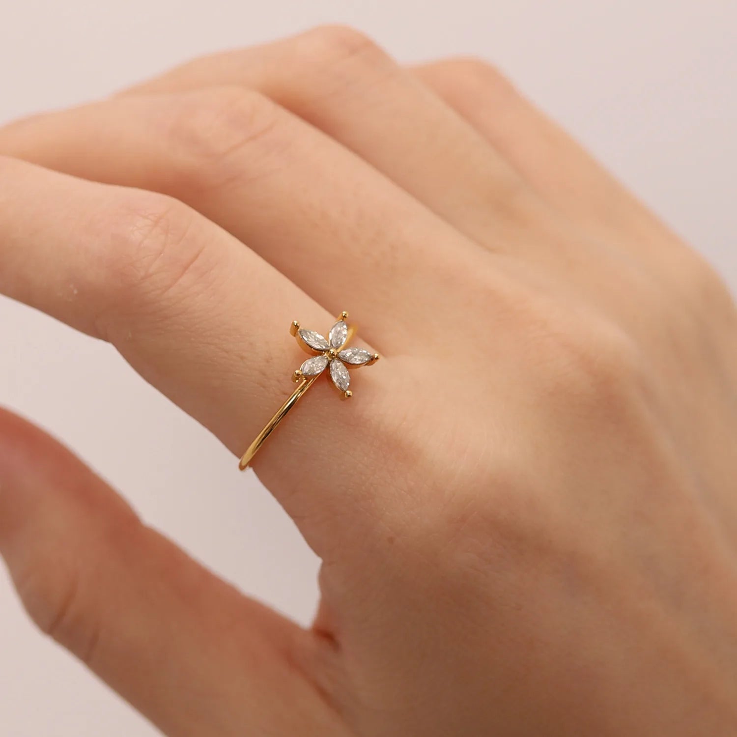 New Fashion Waterproof Stainless Steel 18K Gold Plated White Rhombus Cubic Zirconia Opening Flower Rings for Women